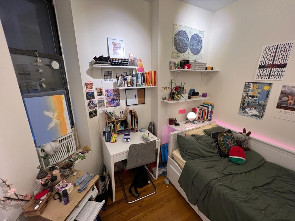 447 West 37th Street - Photo 6