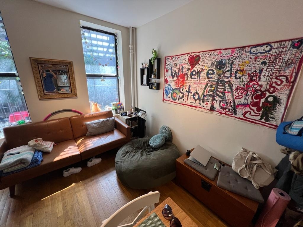 447 West 37th Street - Photo 2