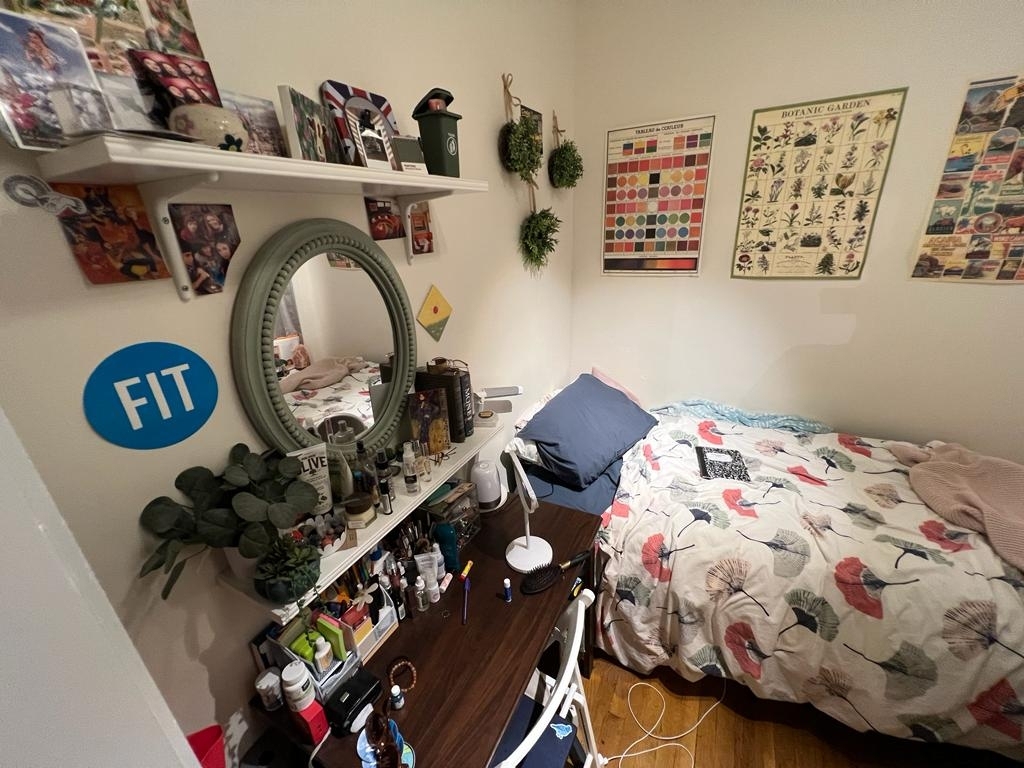447 West 37th Street - Photo 10