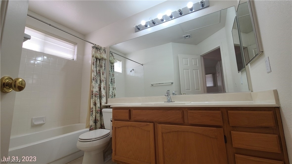 7905 Millhopper Avenue - Photo 31