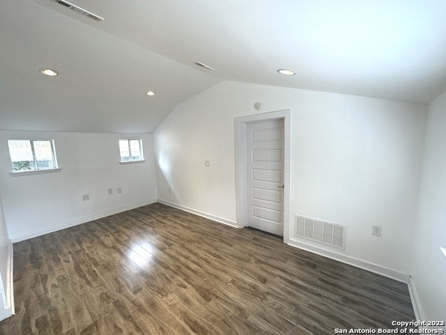 121 W Woodlawn Ave - Photo 3