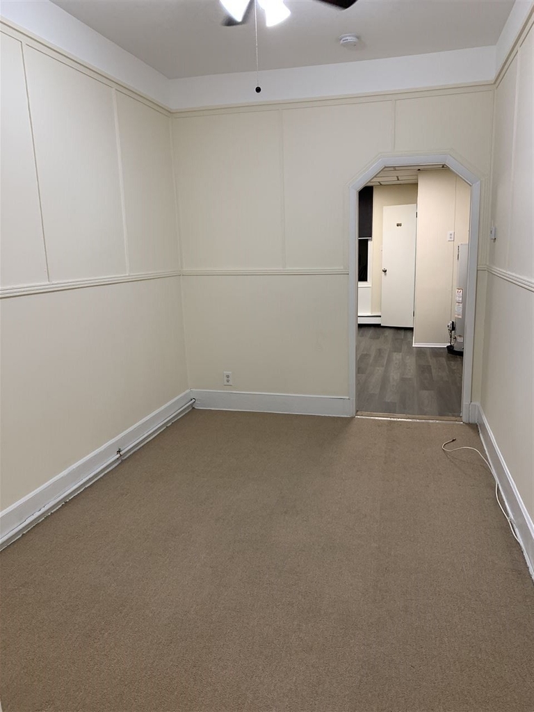 406 Adams St - Photo 3