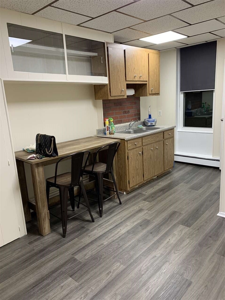 406 Adams St - Photo 1