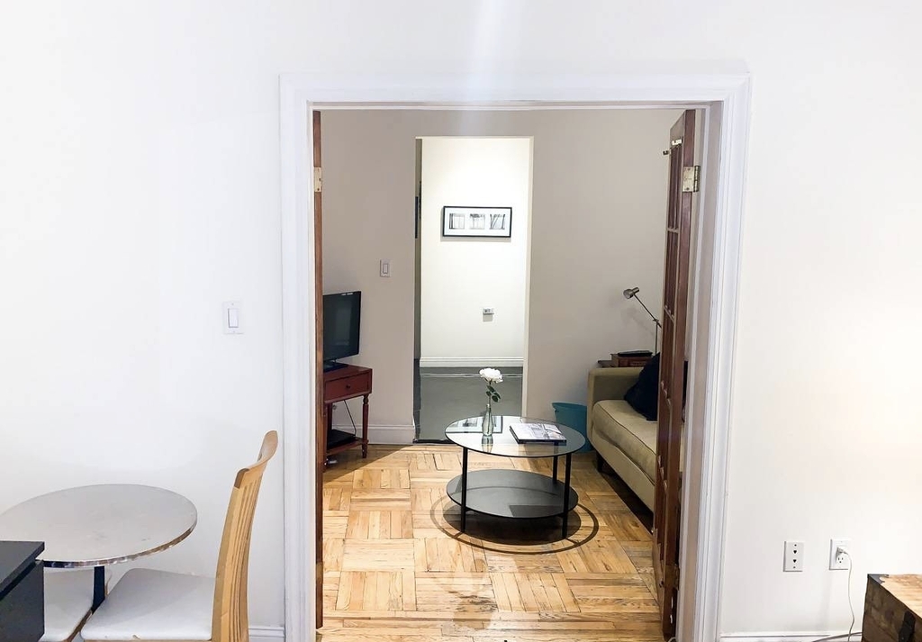 405 East 61st Street - Photo 4