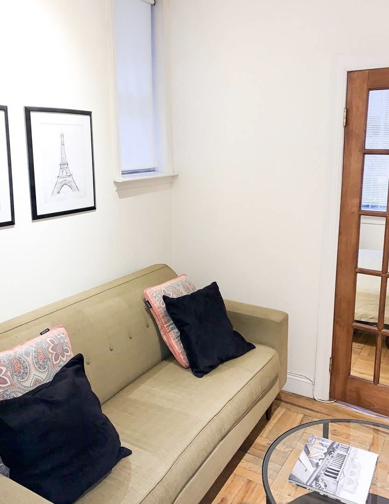 405 East 61st Street - Photo 1