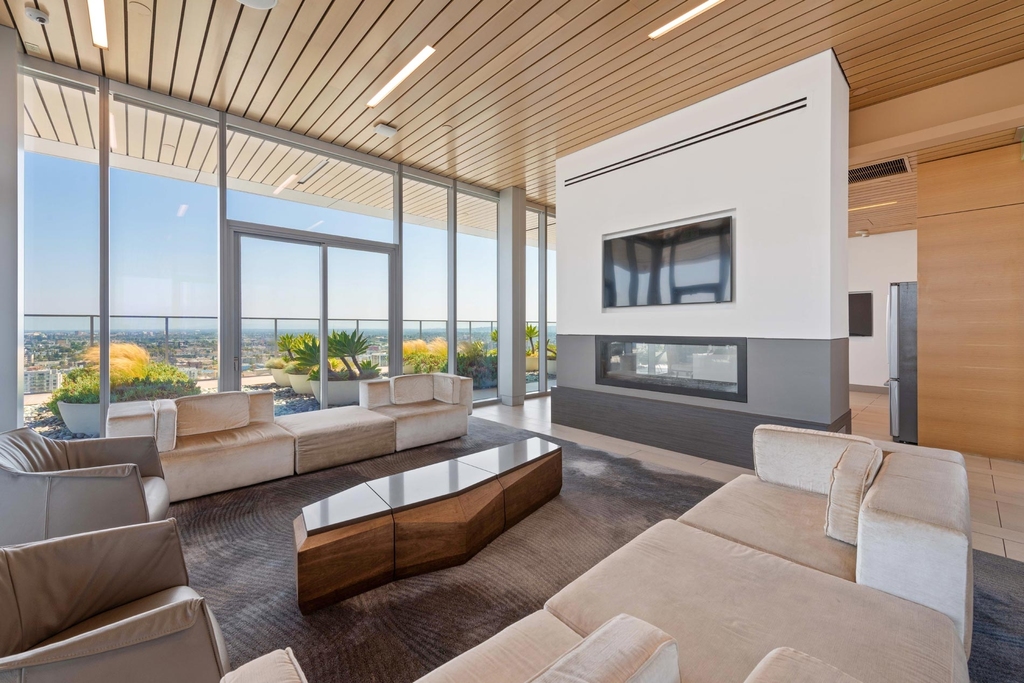 3033 Wilshire Blvd - Photo 31