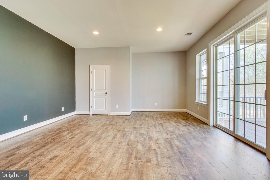 20287 Center Brook Square - Photo 18