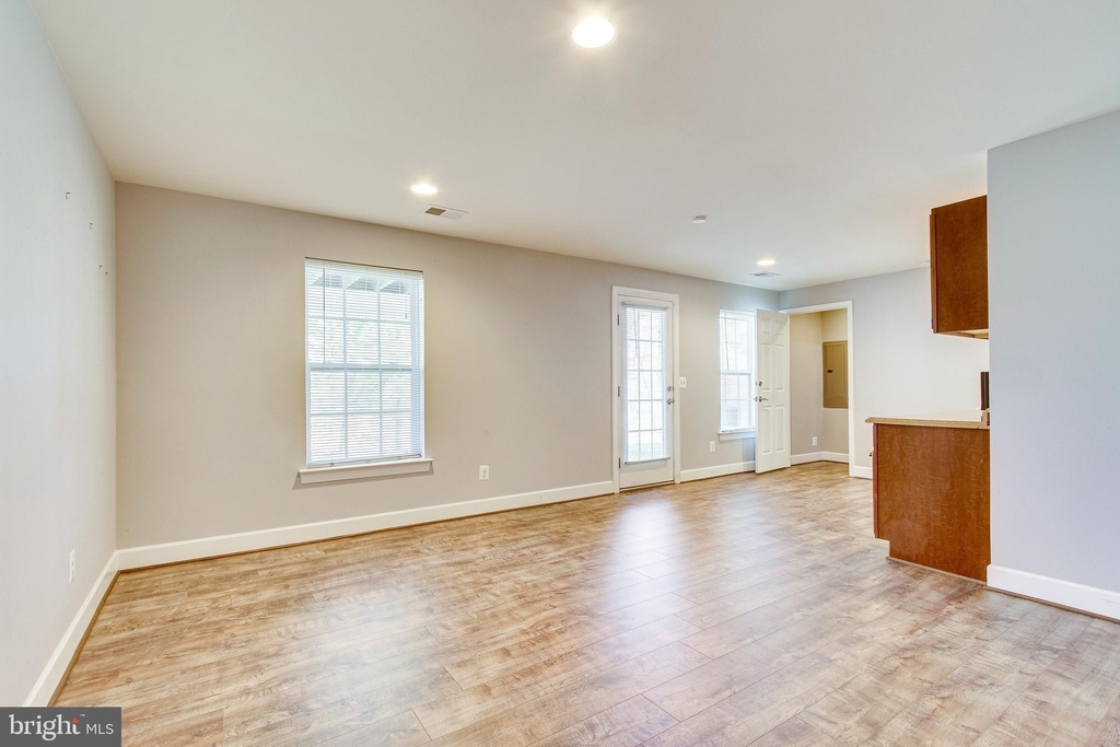 20287 Center Brook Square - Photo 40