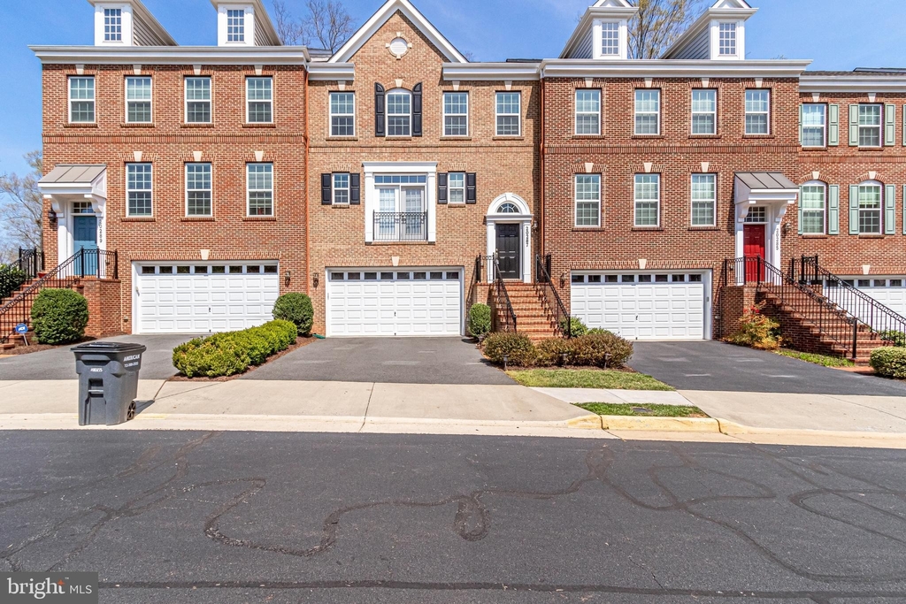 20287 Center Brook Square - Photo 0