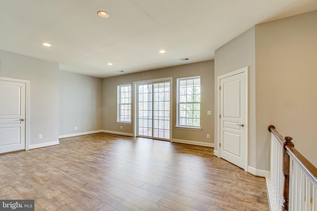 20287 Center Brook Square - Photo 17