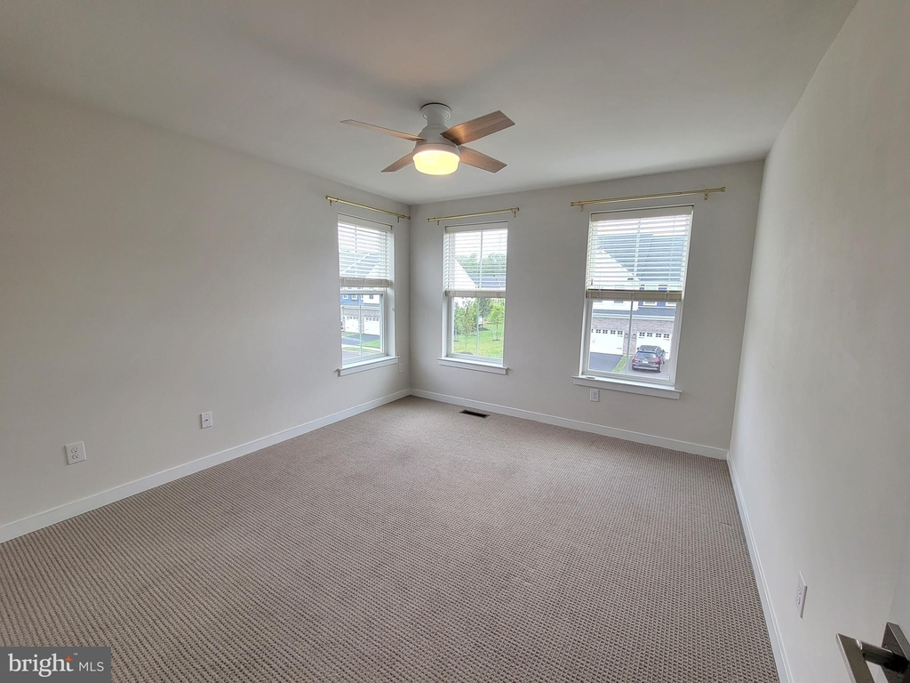 423 Wynstone Court - Photo 18