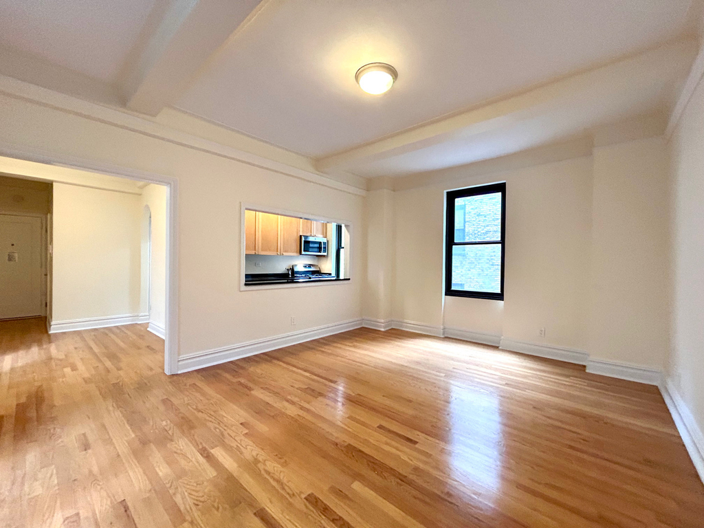 10th & 2nd Ave - Photo 1