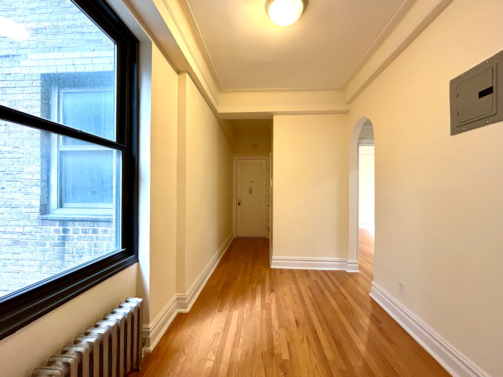 10th & 2nd Ave - Photo 5
