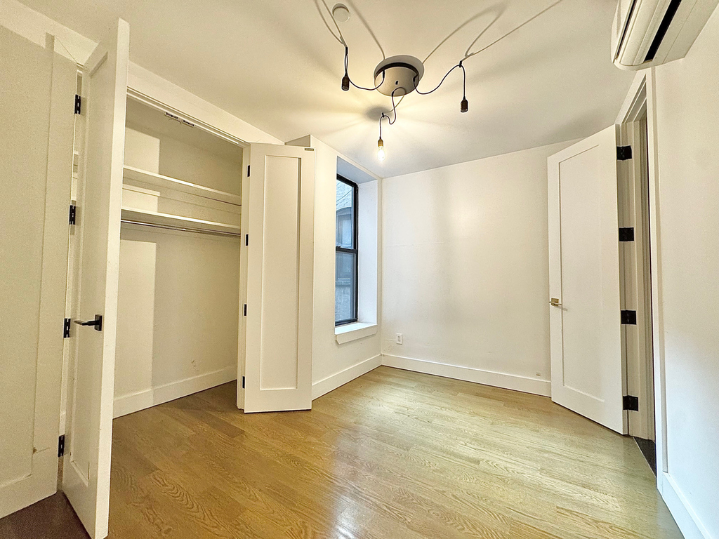 961 Seneca Avenue - Photo 0