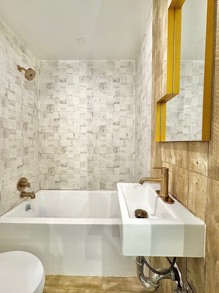 961 Seneca Avenue - Photo 8