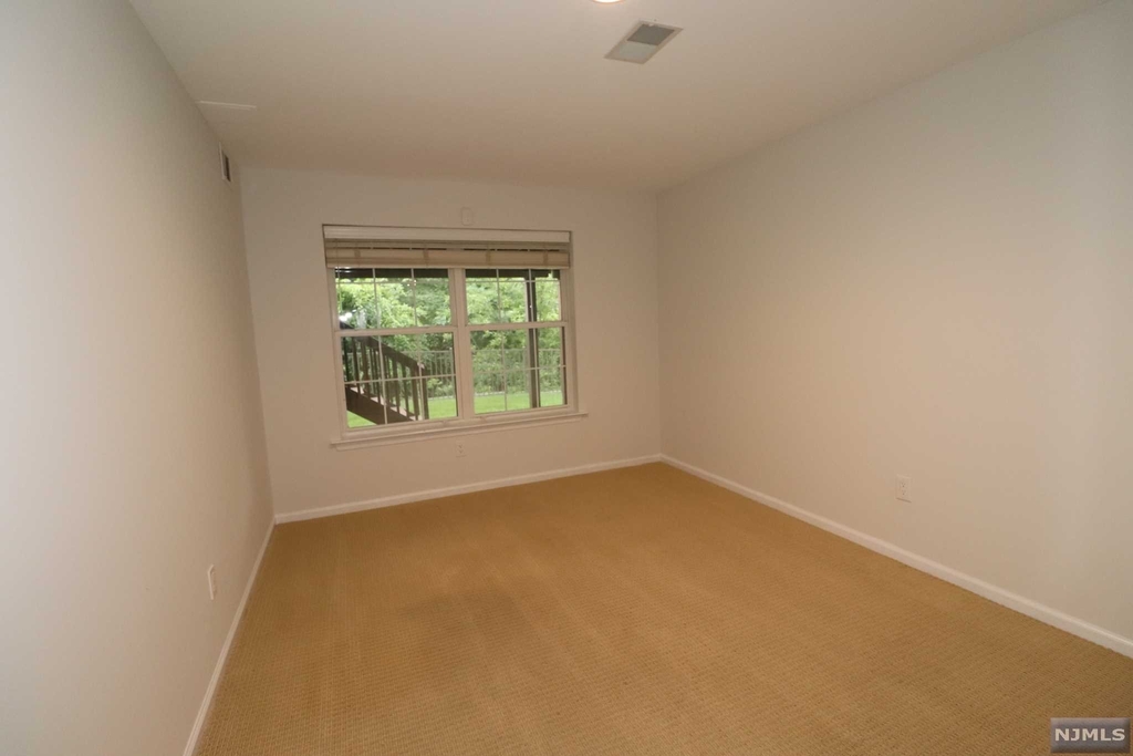 437 Santiago Court - Photo 21