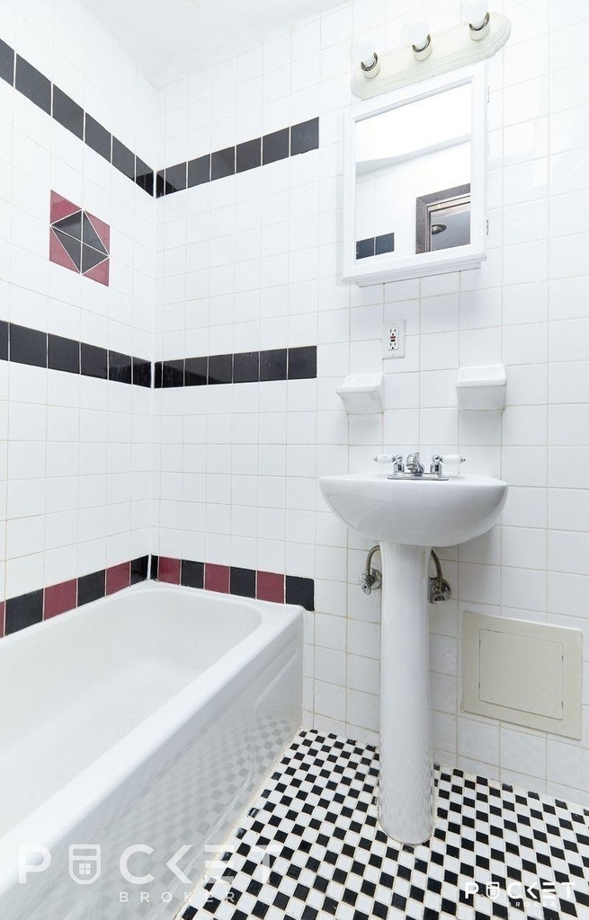 520 East 14th Street - Photo 5
