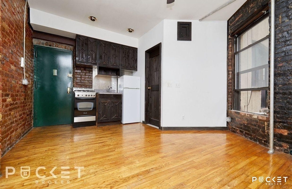 520 East 14th Street - Photo 0