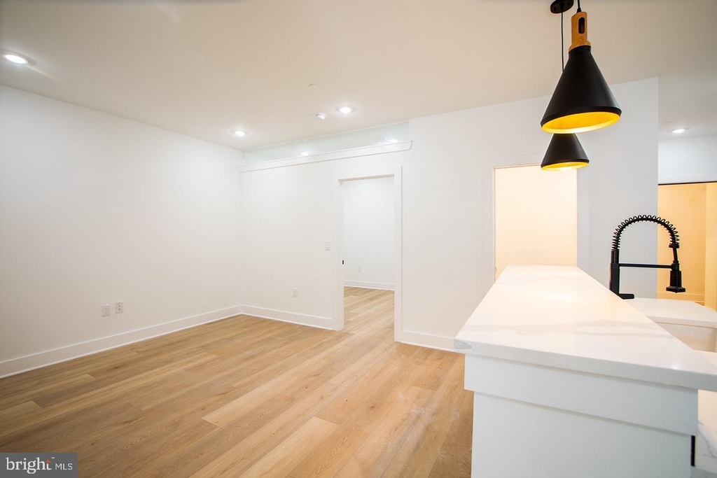 25 W Hortter Street - Photo 6