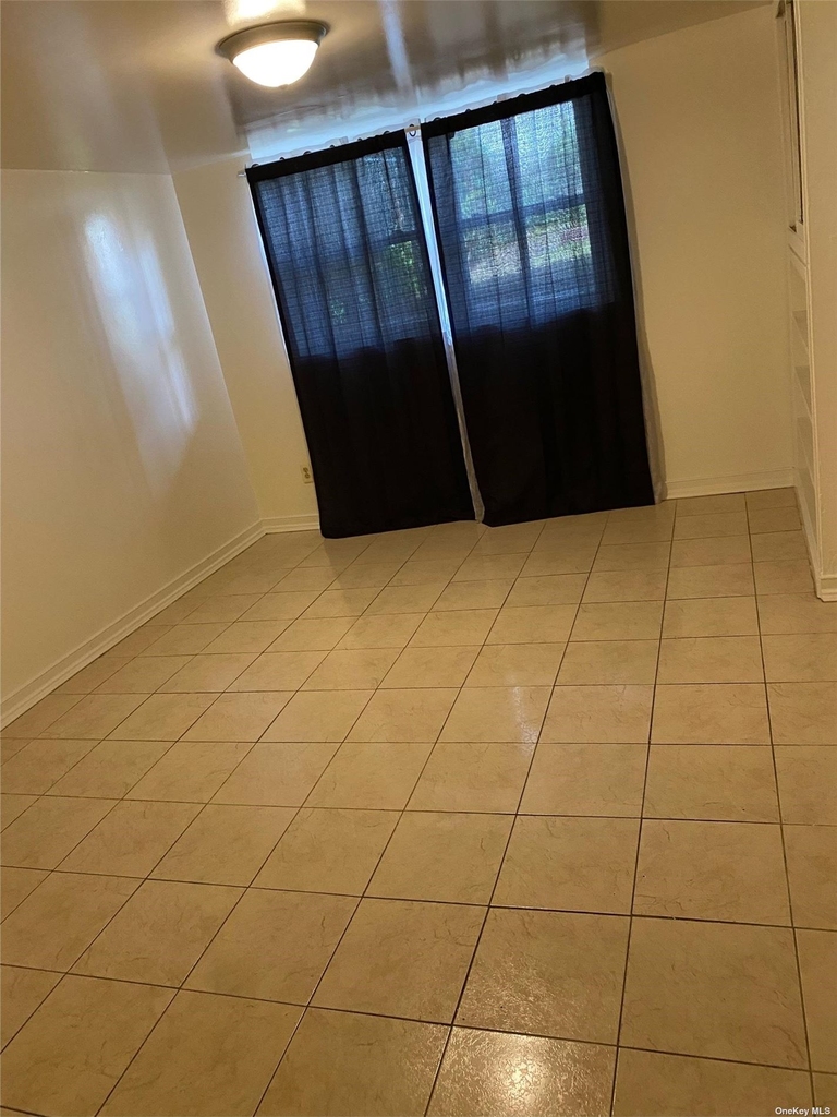 114-33 204th Street - Photo 5
