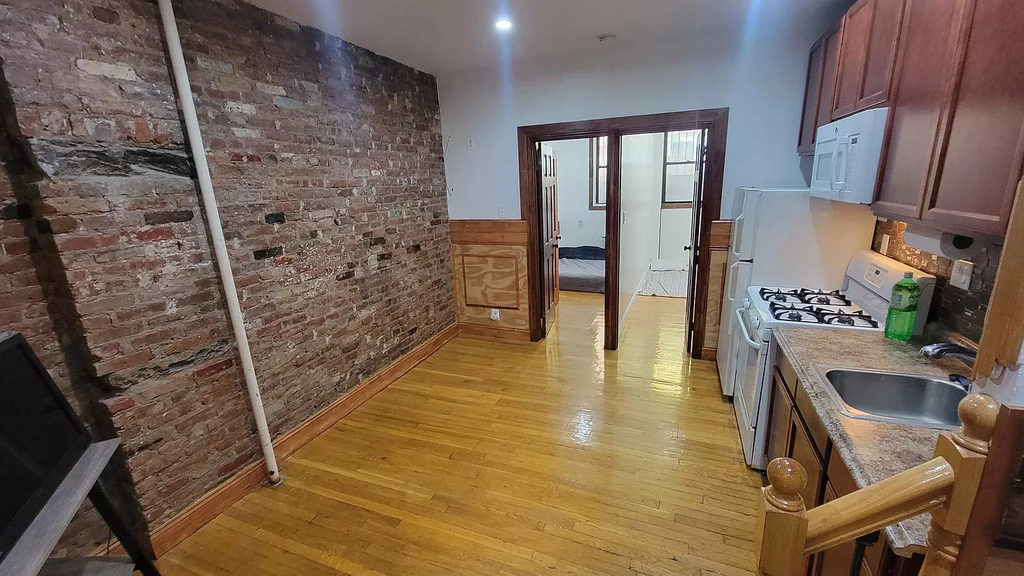 424 East 13th Street - Photo 5