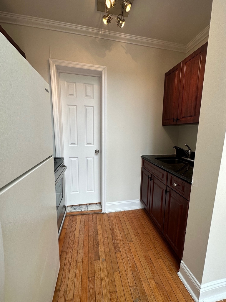 West 8th Street and 5th Avenue - Photo 2