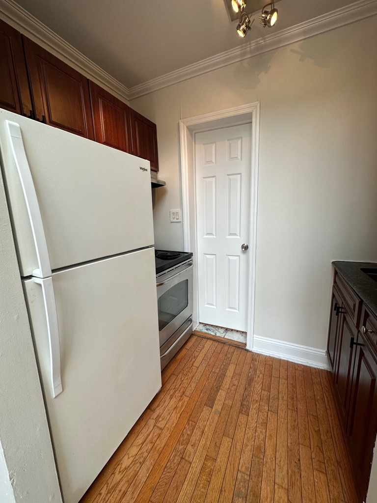 West 8th Street and 5th Avenue - Photo 3