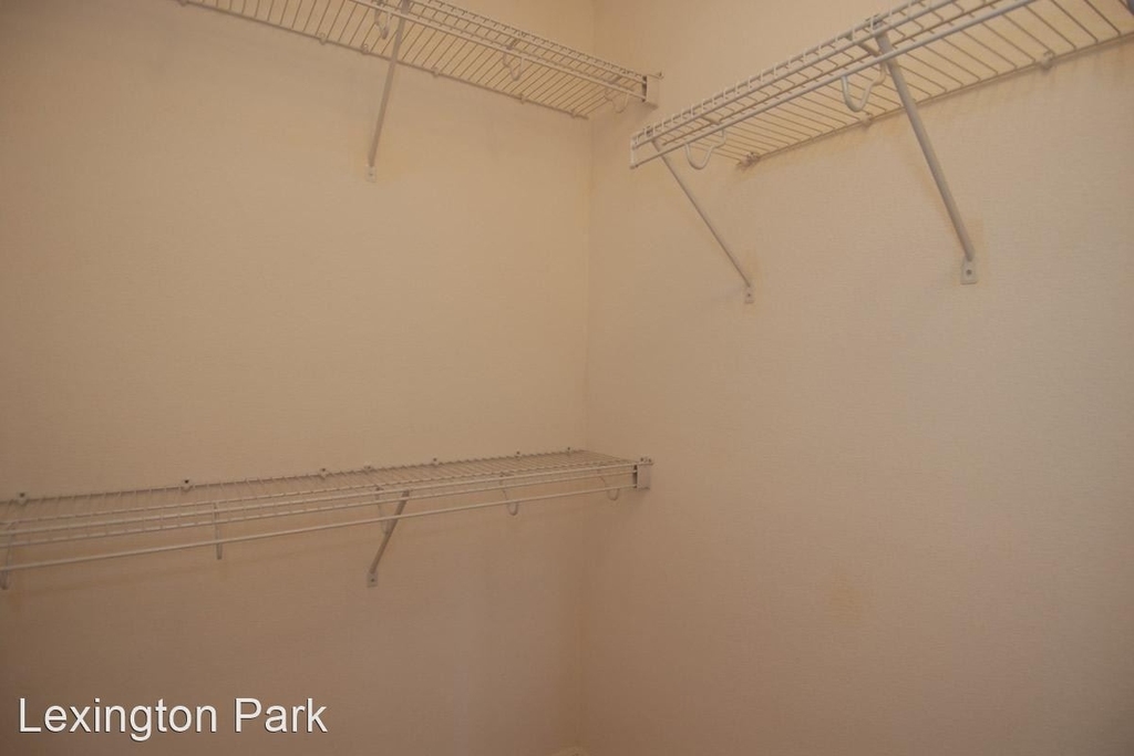 800 E Lexington Ave - Photo 11