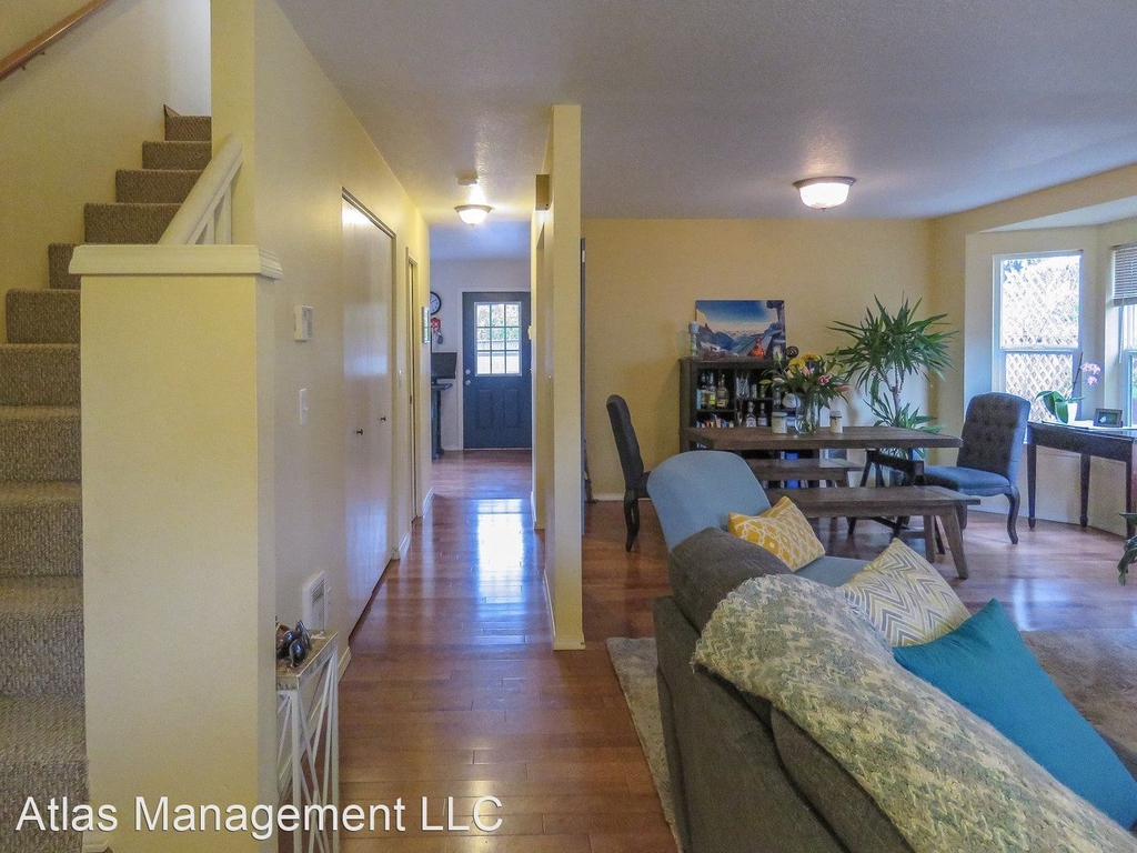 4638 N Haight Ave - Photo 1