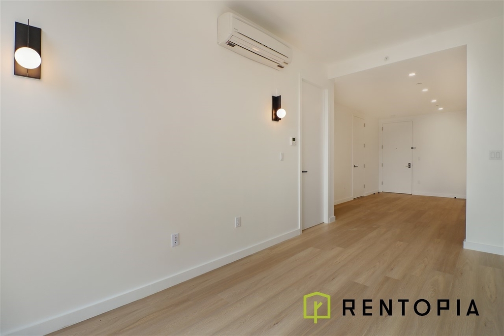 1010 Pacific Street - Photo 2