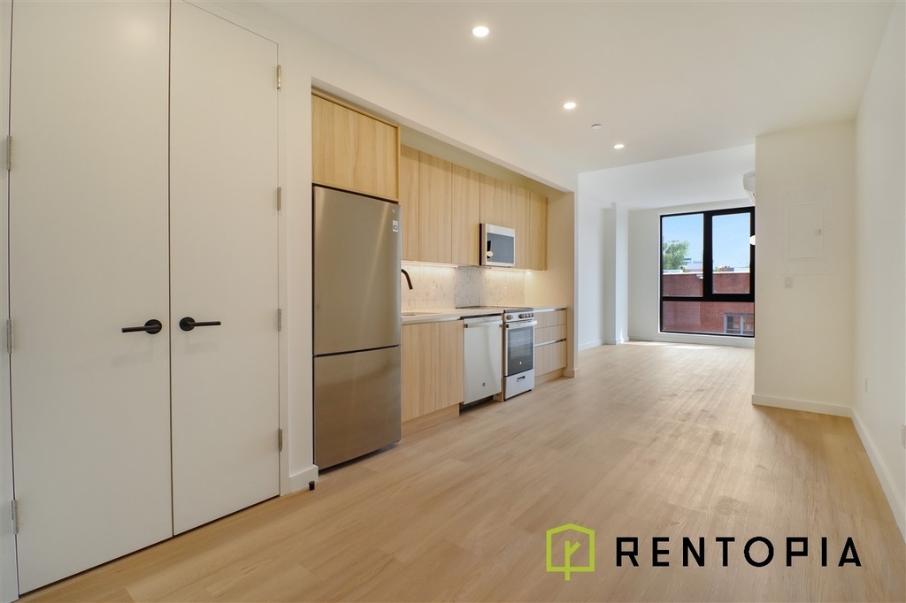 1010 Pacific Street - Photo 0