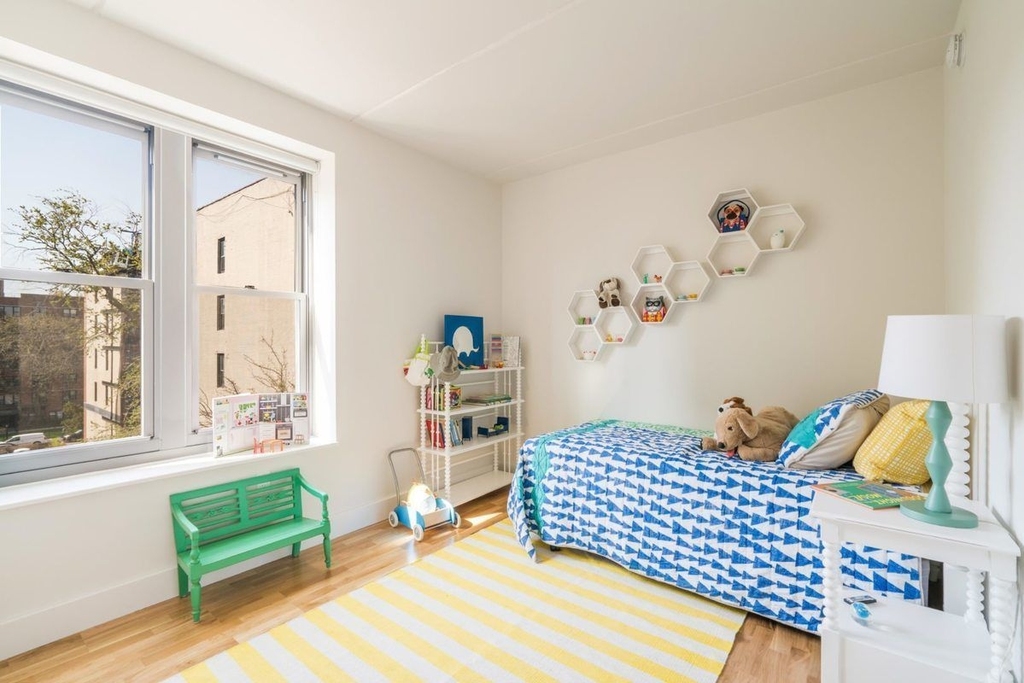 310 Clarkson Avenue - Photo 2