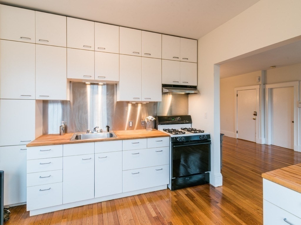 71 Babcock Street - Photo 1
