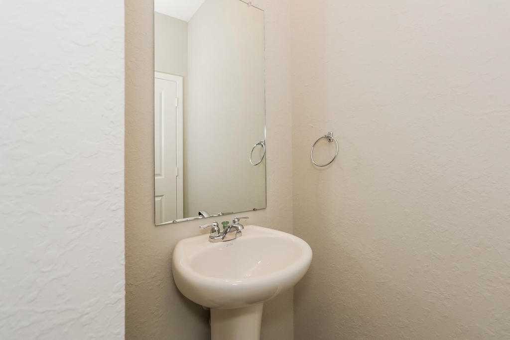 518 Firethorn Court - Photo 13