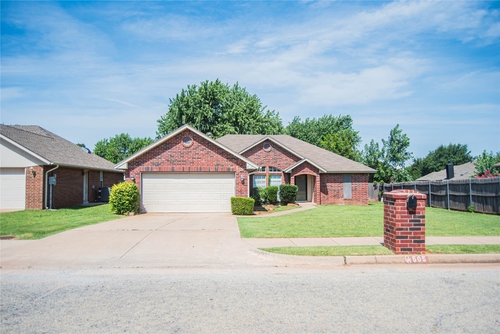 505 Tudor Lane - Photo 1