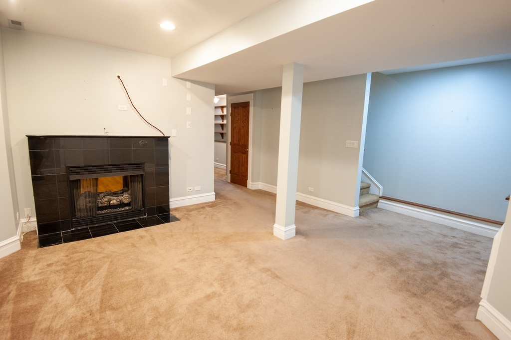 1453 W Thome Avenue - Photo 12