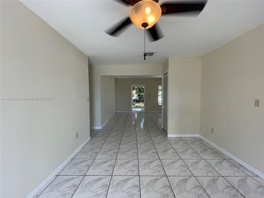 8301 Sw 129th Ave - Photo 4