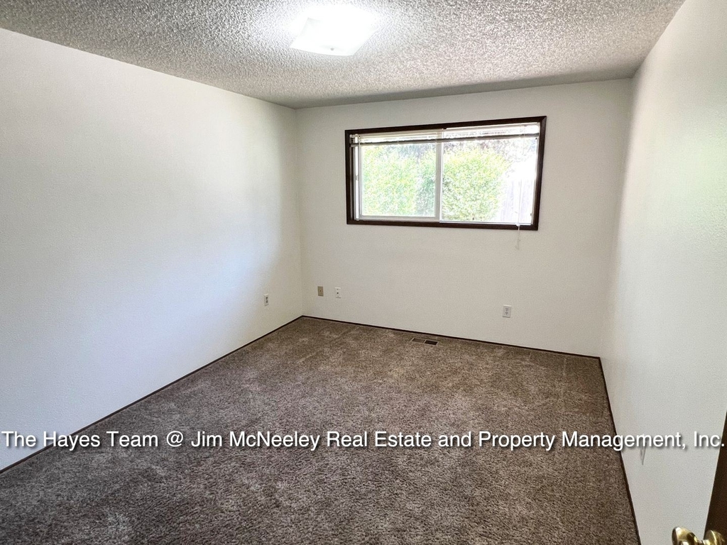 380 Ne Hyde Circle - Photo 18