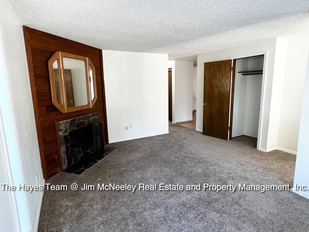 380 Ne Hyde Circle - Photo 2