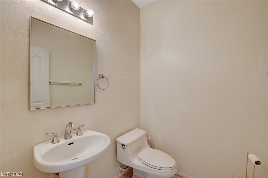 10585 Adamsong Avenue - Photo 17