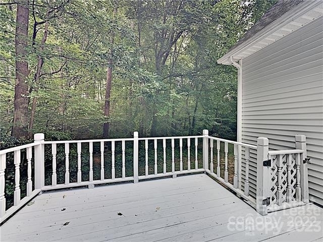 1049 Peachtree Lane - Photo 27