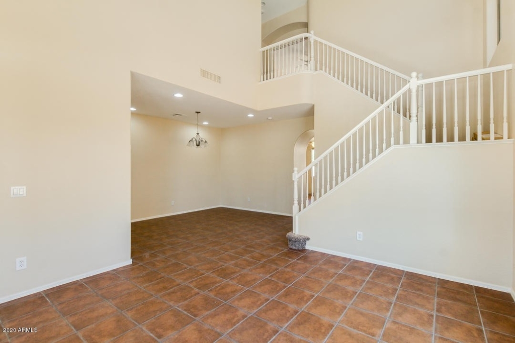 18350 W La Mirada Drive - Photo 4