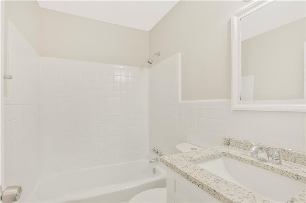 2052 Flat Shoals Terrace - Photo 4