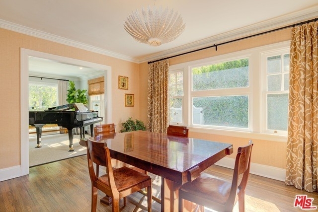 1551 Courtney Ave - Photo 10
