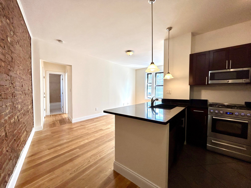 West 19th Street - Photo 2