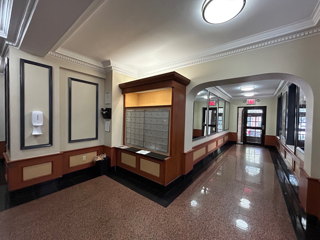West 19th Street - Photo 9