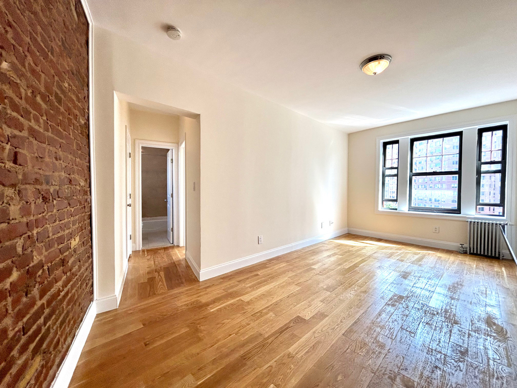 West 19th Street - Photo 1