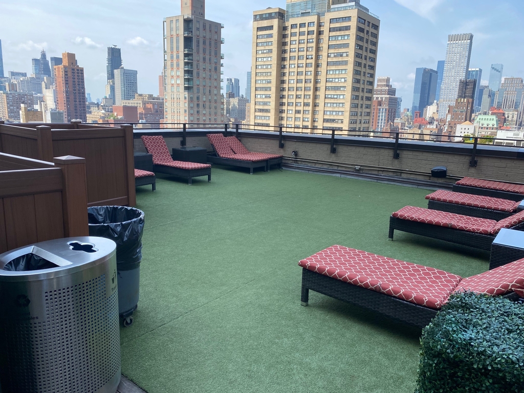 East 39th Street - Photo 11