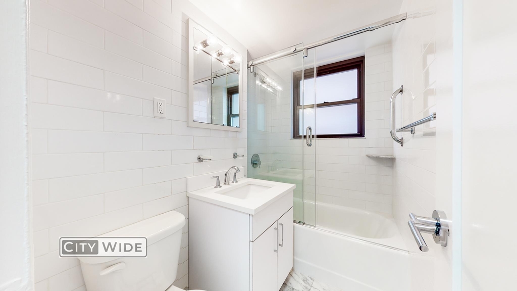 145 East 16th Street - Photo 5