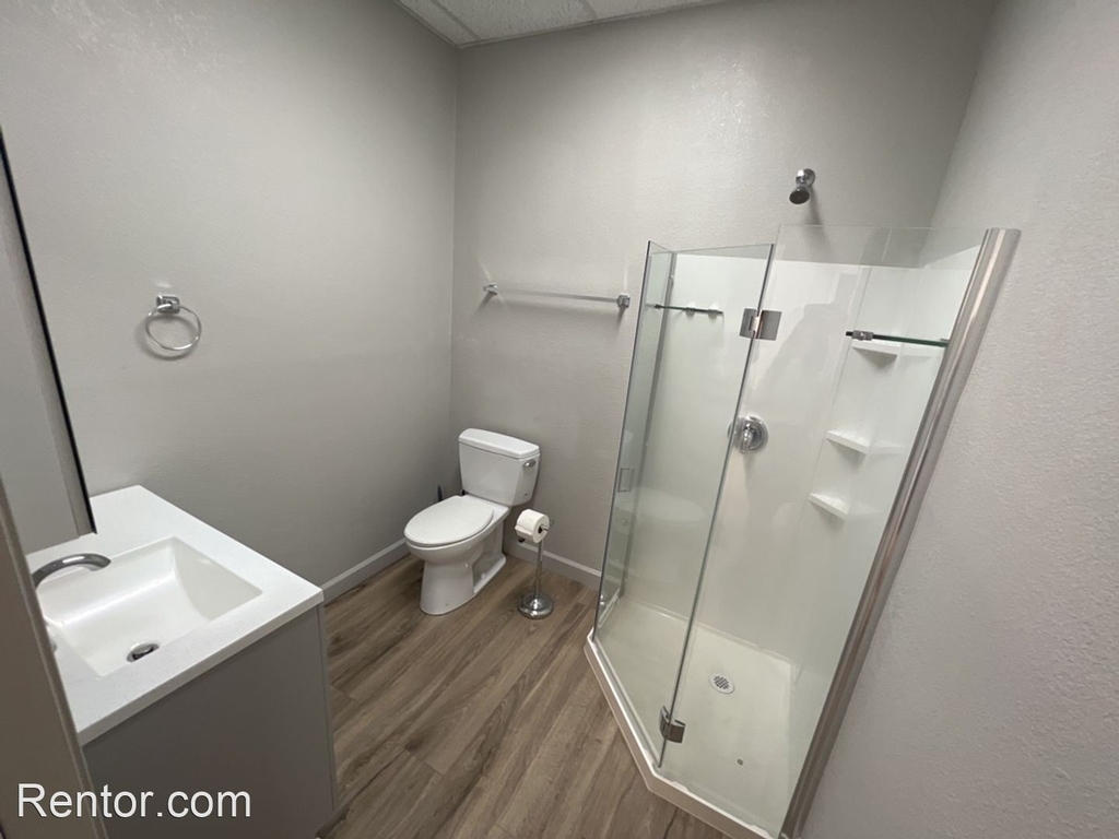 2926 G Street - Photo 8